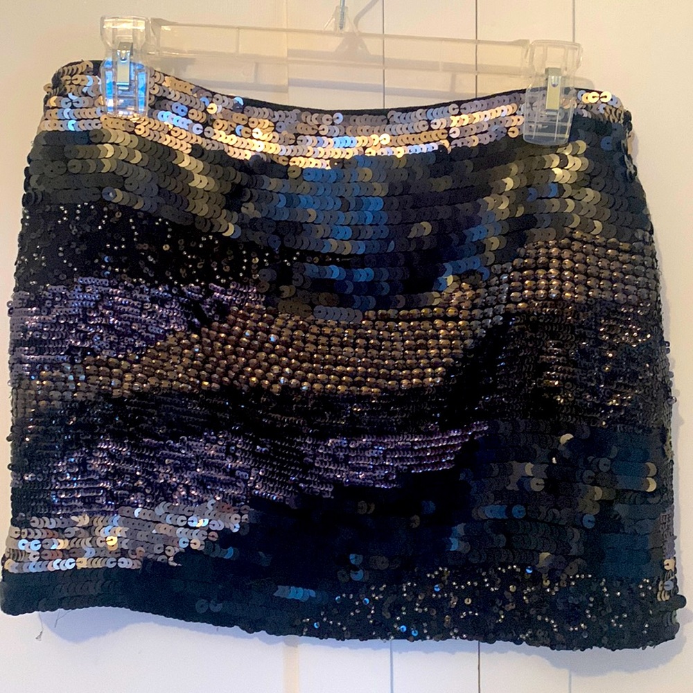Metallic sequin mini skirt